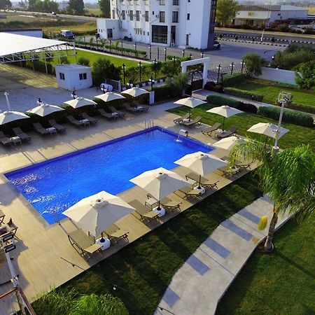 Cezar'S Airport Hotel نيقوسيا المظهر الخارجي الصورة